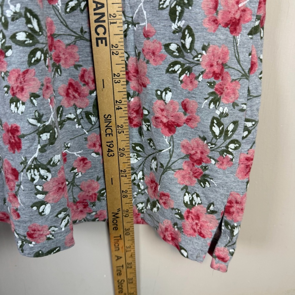 Woman Within Polo Top 4X 2X 26/28 Short Sleeve Casual Shirt Gray Floral Printed - Picture 9 of 10